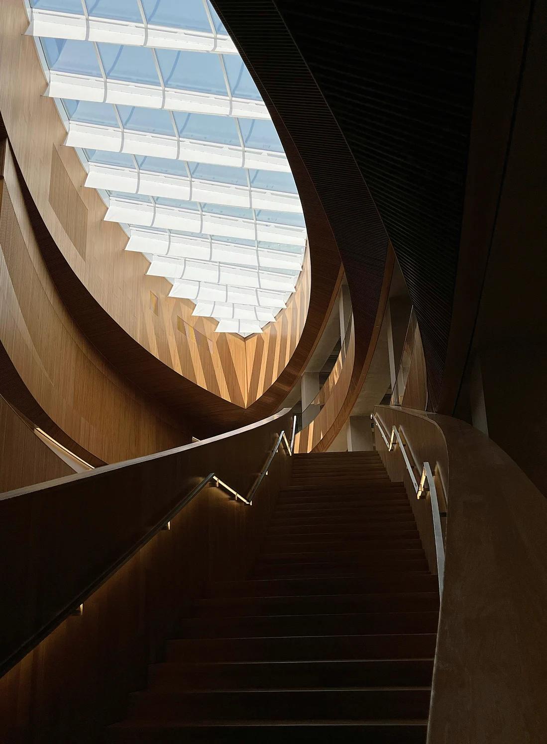 Arnexo-contact-three-form-image